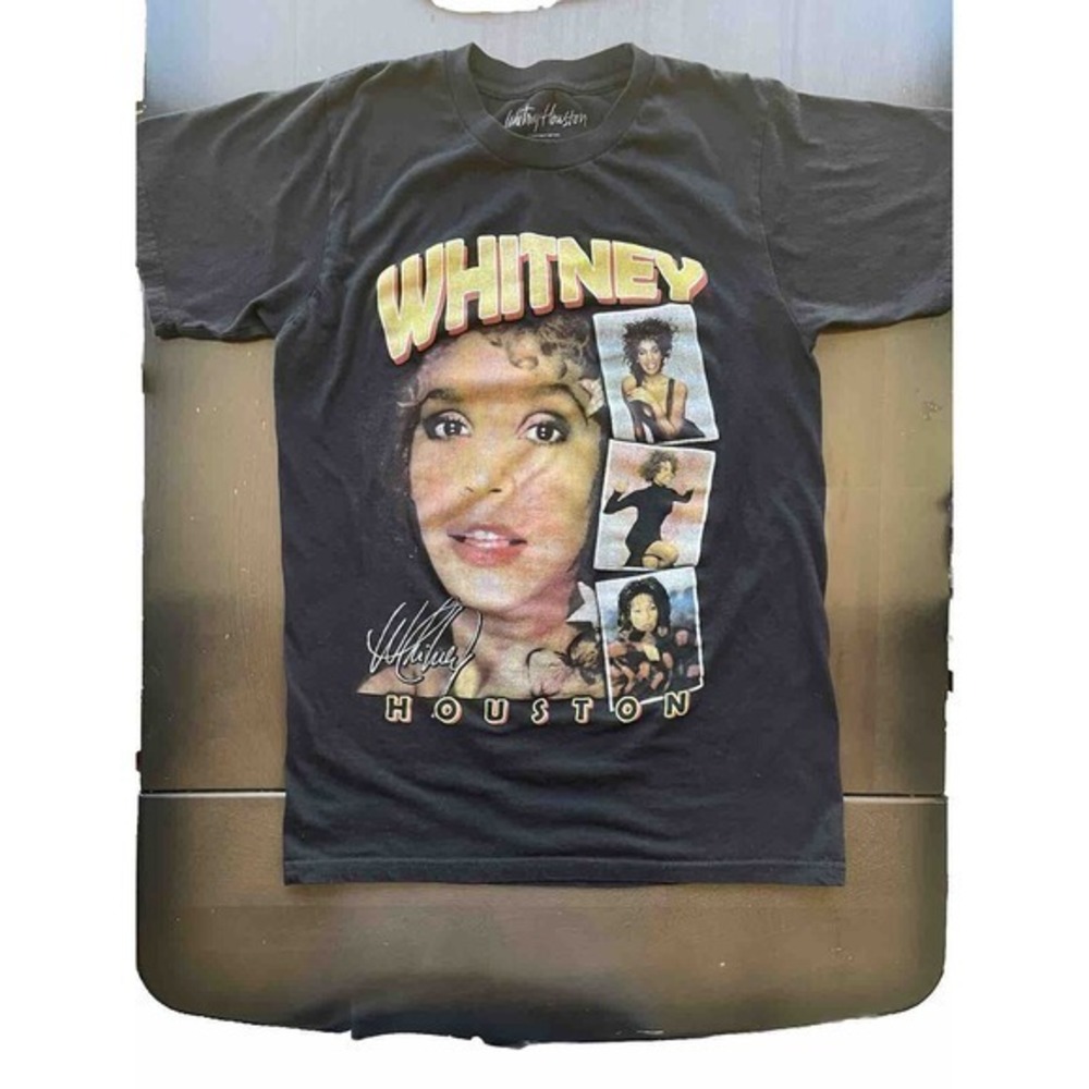 Whitney Houston Women Black/ Graphic image T- Shirt Size‎ S